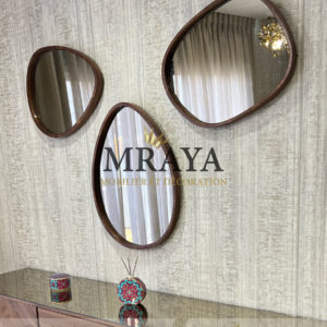 Trois miroirs irréguliers en bois